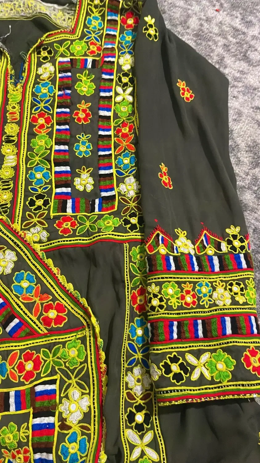 لباس بلوچی تمیز|لباس|بمپور, |دیوار