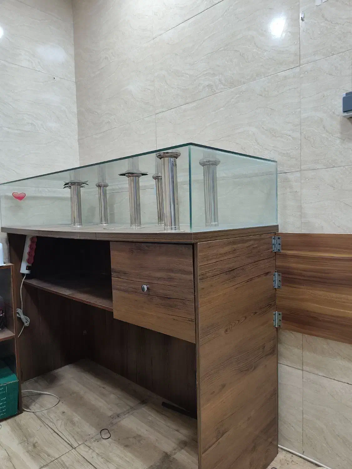 ویترین و میز|کافیشاپ و رستوران|قم, قم نو|دیوار