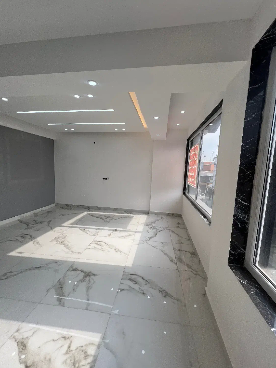 رهن واحدتجاری در بر اصلی خیابان سپه|اجارهٔ دفتر کار، اتاق اداری، مطب|بندر انزلی, سپه|دیوار