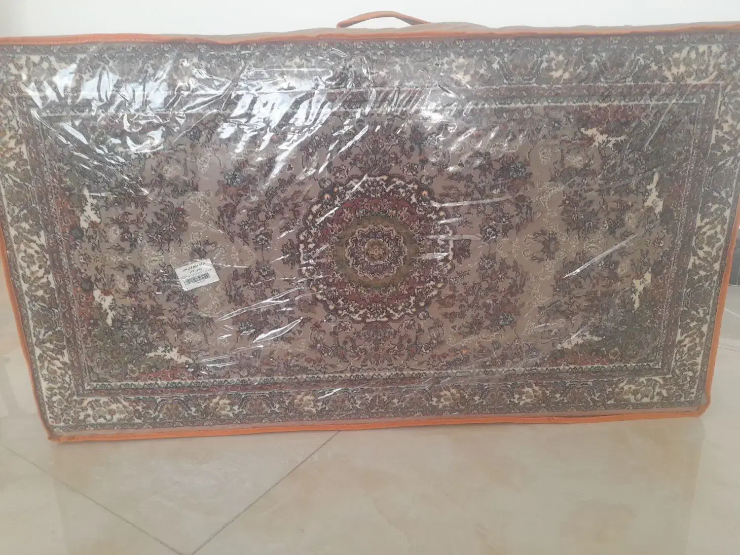 پشتی ۲عدد نو|پشتی|ساوه, |دیوار