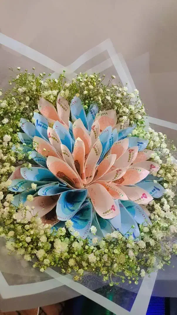 گل برای فرد خاص|گل مصنوعی|اسلام‌شهر, شهرک محمدیه|دیوار