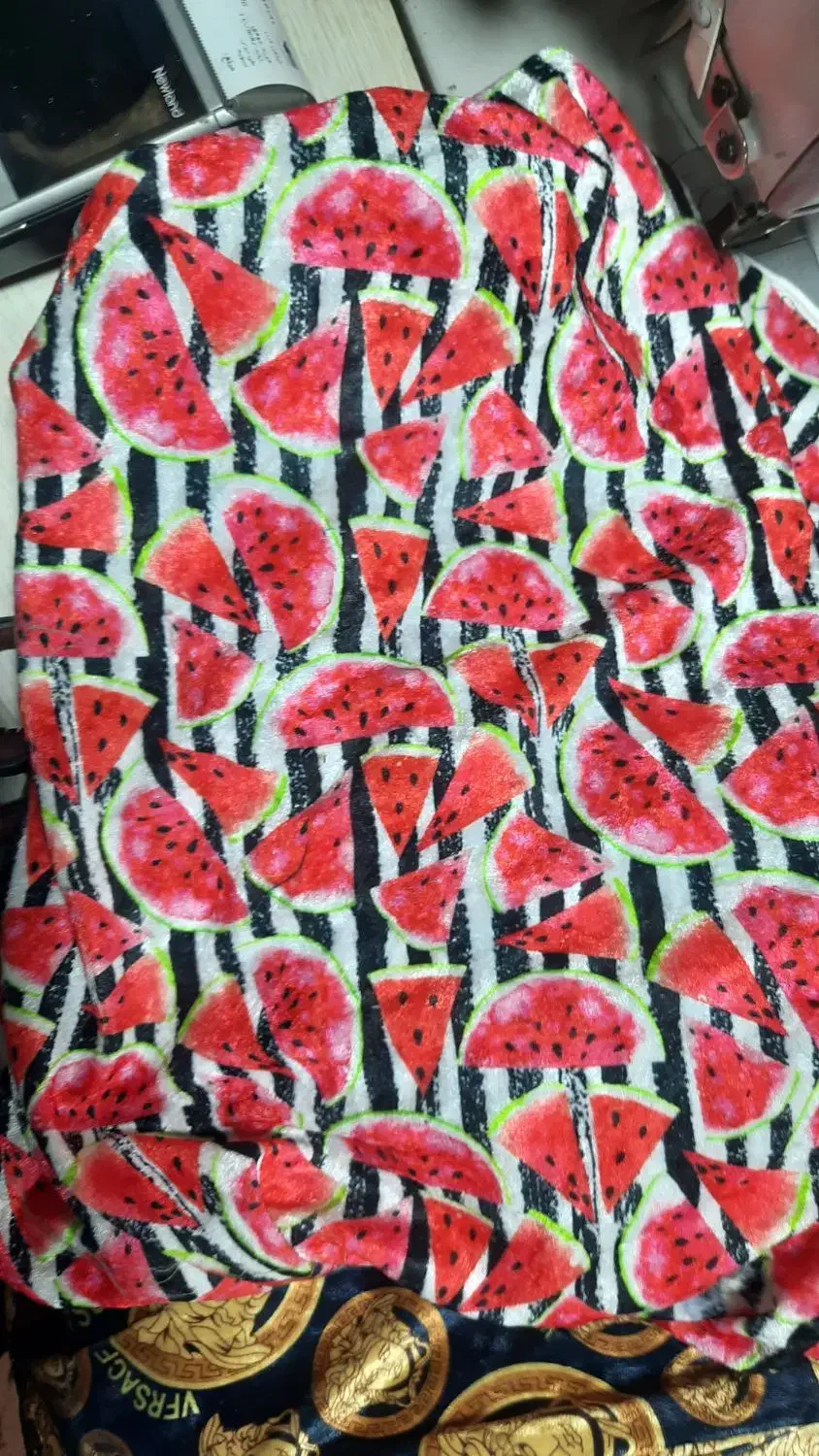 یلدایی|کفش و لباس بچه|دوگنبدان, |دیوار