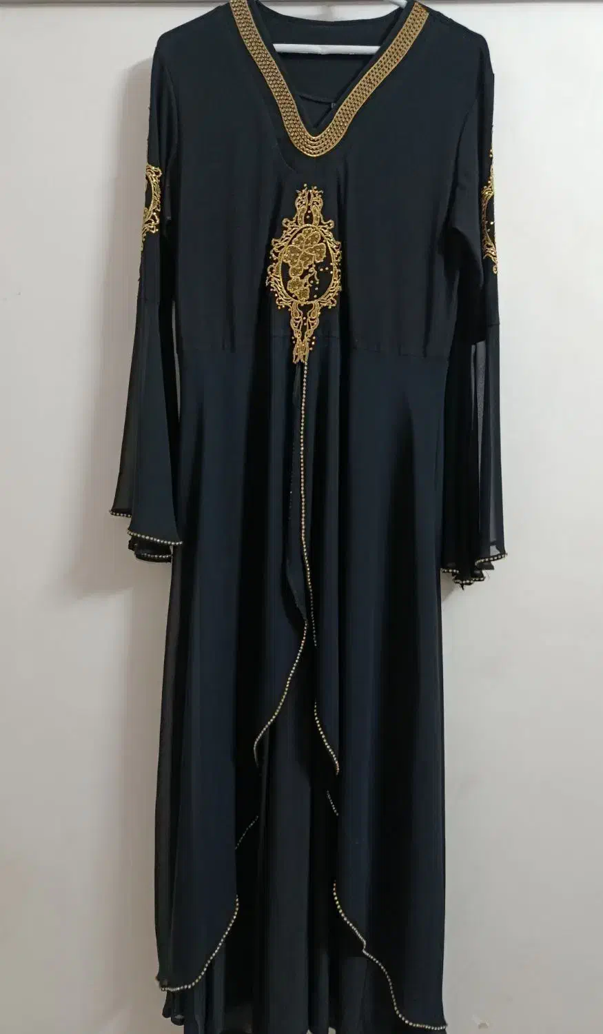 لباس مجلسی|لباس|مشهد, مصلی (کارمندان اول)|دیوار