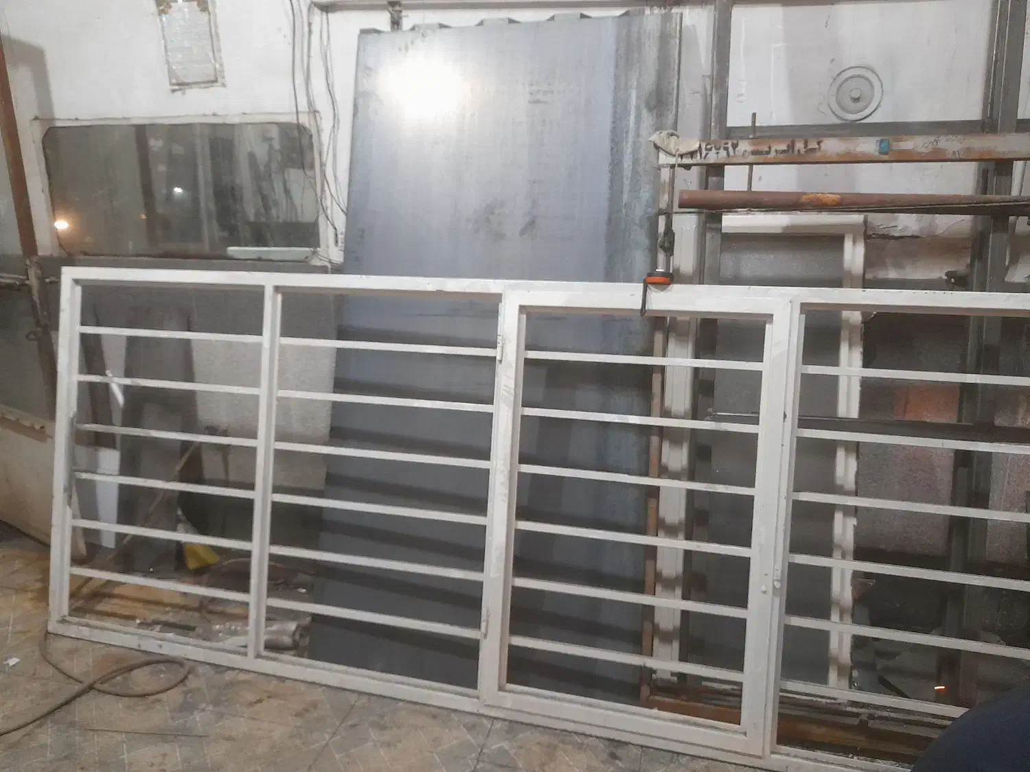 پنجره اهنی|مصالح و تجهیزات ساختمان|قم, شاد قلی|دیوار