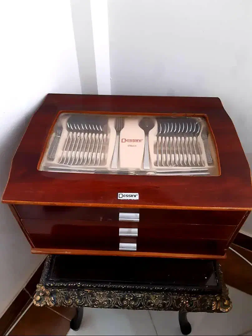 سرویس قاشق چنگال|ظروف سرو و پذیرایی|هشتگرد, فاز ۳ مهستان|دیوار