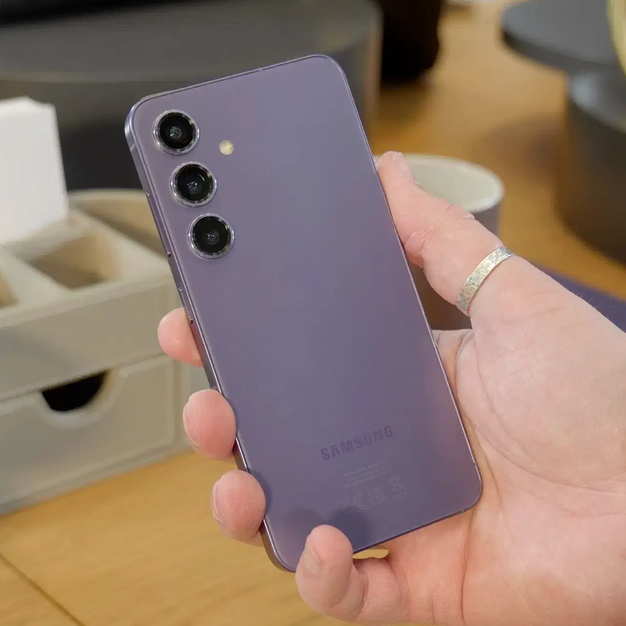 گلکسی S24 FE ، یک برگ چک ، ۱۲ ماهه ، از دم قسط|موبایل|کرج, اصفهانیها|دیوار