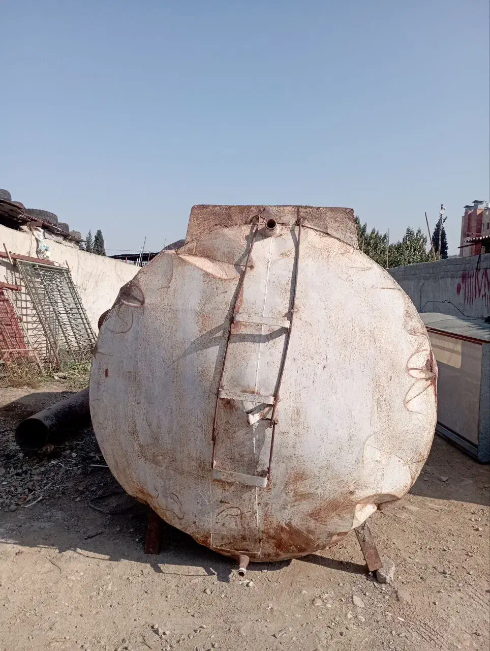 تانکر ۱۰هزار تایی سالم|مصالح و تجهیزات ساختمان|گرگان, |دیوار