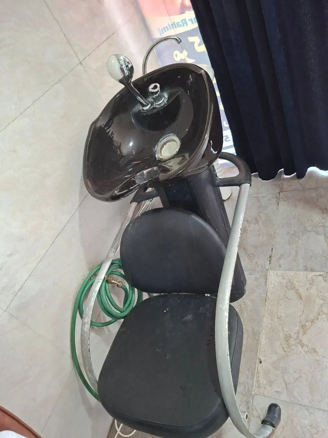 وسیله ارایشگاه|آرایشگاه و سالن‌های زیبایی|لردگان, |دیوار