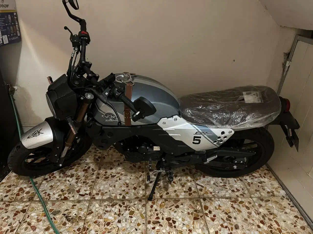 موتوربلنتا سی ار200|موتورسیکلت|رشت, معلم|دیوار