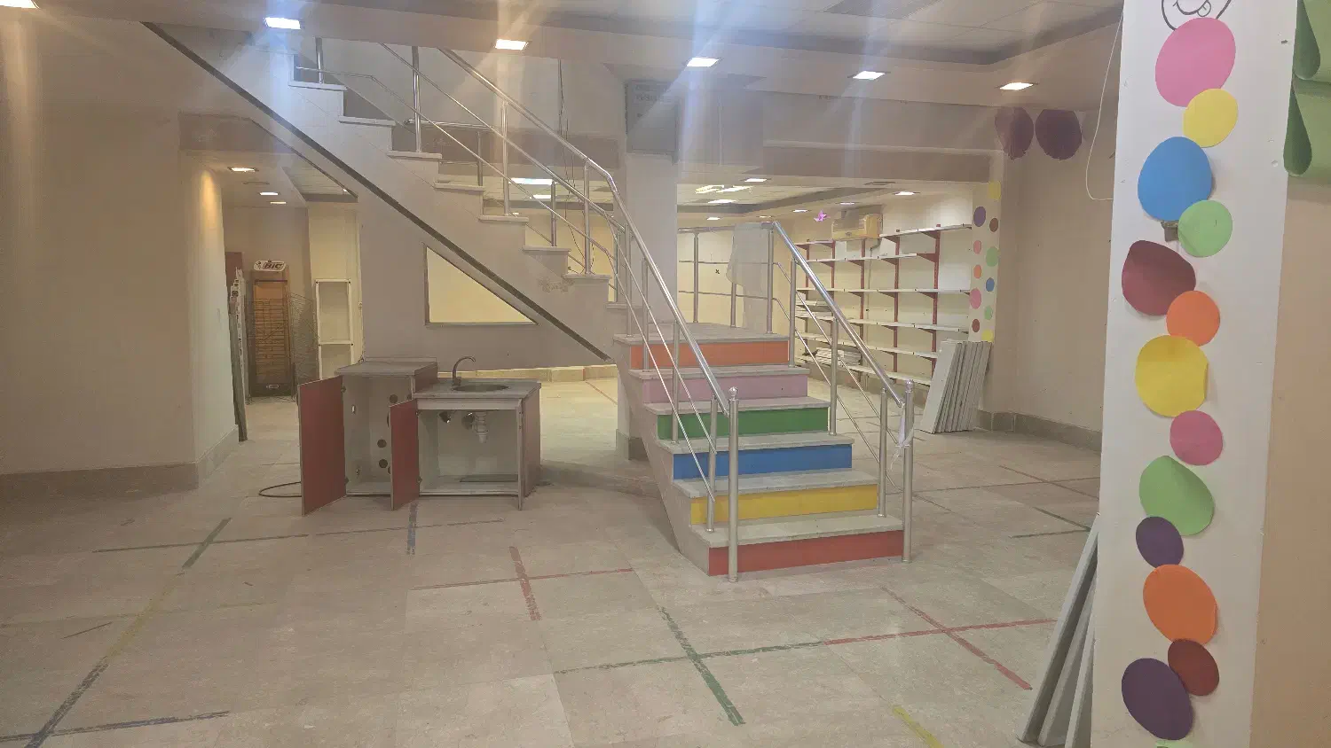 فروشگاه ۵۰متری به همراه انبار ۱۲۰متری|اجارهٔ مغازه و غرفه|آمل, |دیوار