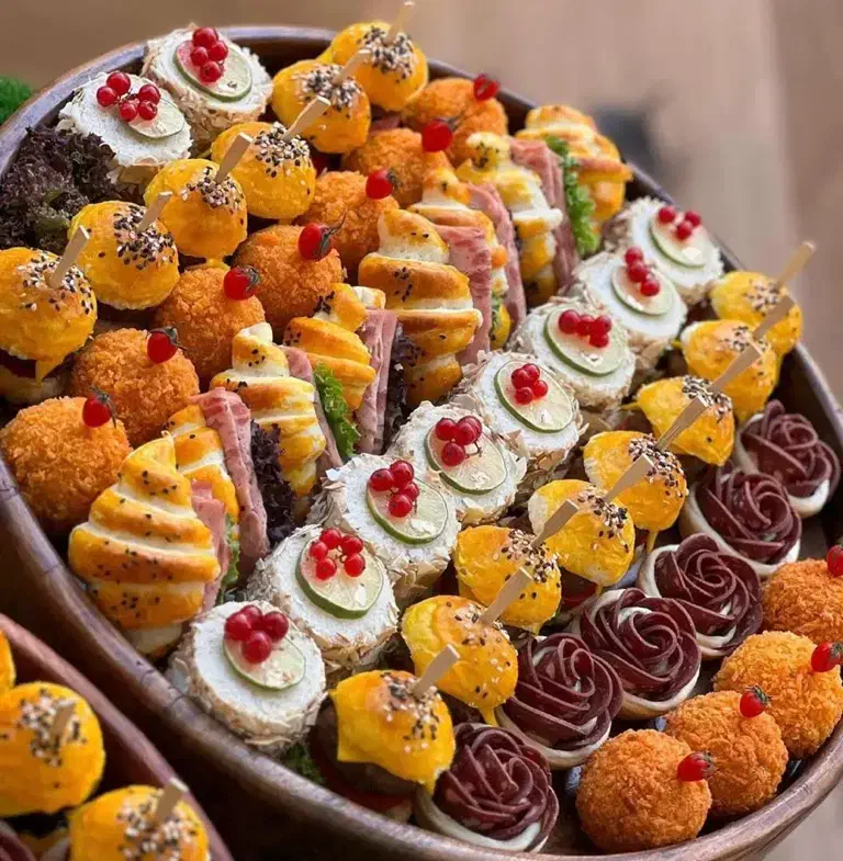 استخدام و اموزش فینگرفود فسفود آشپزی و انواع کباب|استخدام خدمات فروشگاه و رستوران|مشهد, احمدآباد|دیوار