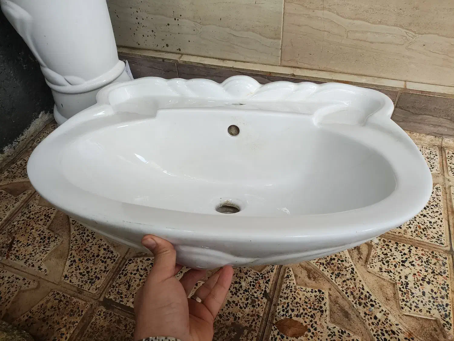 روشویی سالم و تمیز|لوازم سرویس بهداشتی|روانسر, |دیوار