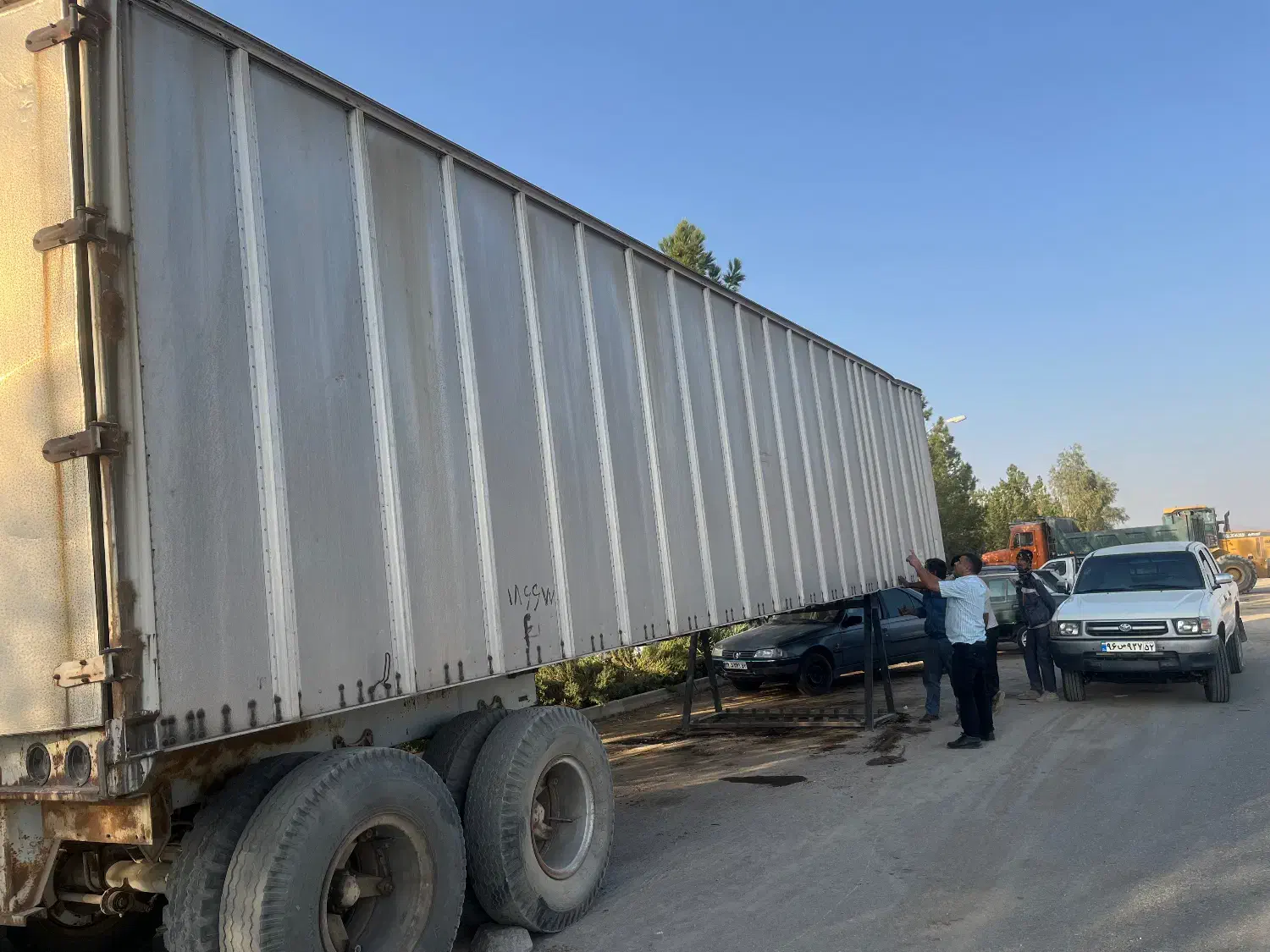 کانتینر و کفی دو محور|خودرو سنگین|مشهد, سجاد شهر|دیوار
