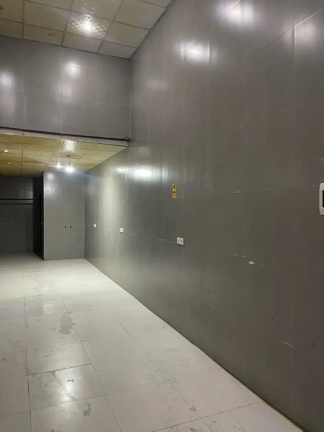 مغازه تجاری بر بلوار اصلی ۲۴ متری صدرا**|اجارهٔ مغازه و غرفه|صدرا-فارس, فاز ۲|دیوار