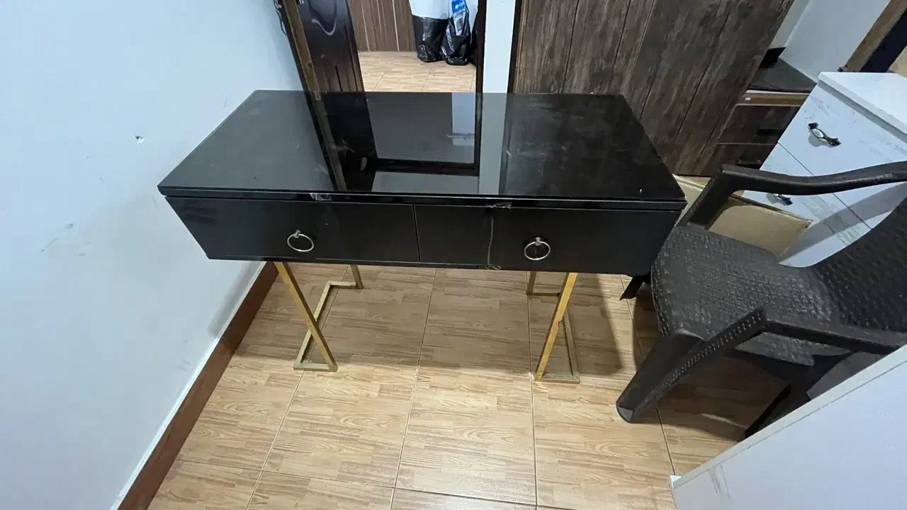 میز آرایشی کشو دار|مبلمان خانگی و میز عسلی|لاهیجان, خمیر کلایه|دیوار