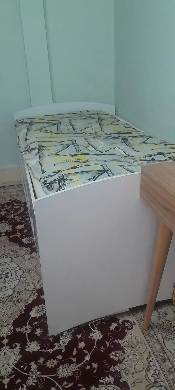 تخت دو کشو و یک کابینت|تخت و سرویس خواب|اسلام‌شهر, مظفریه|دیوار