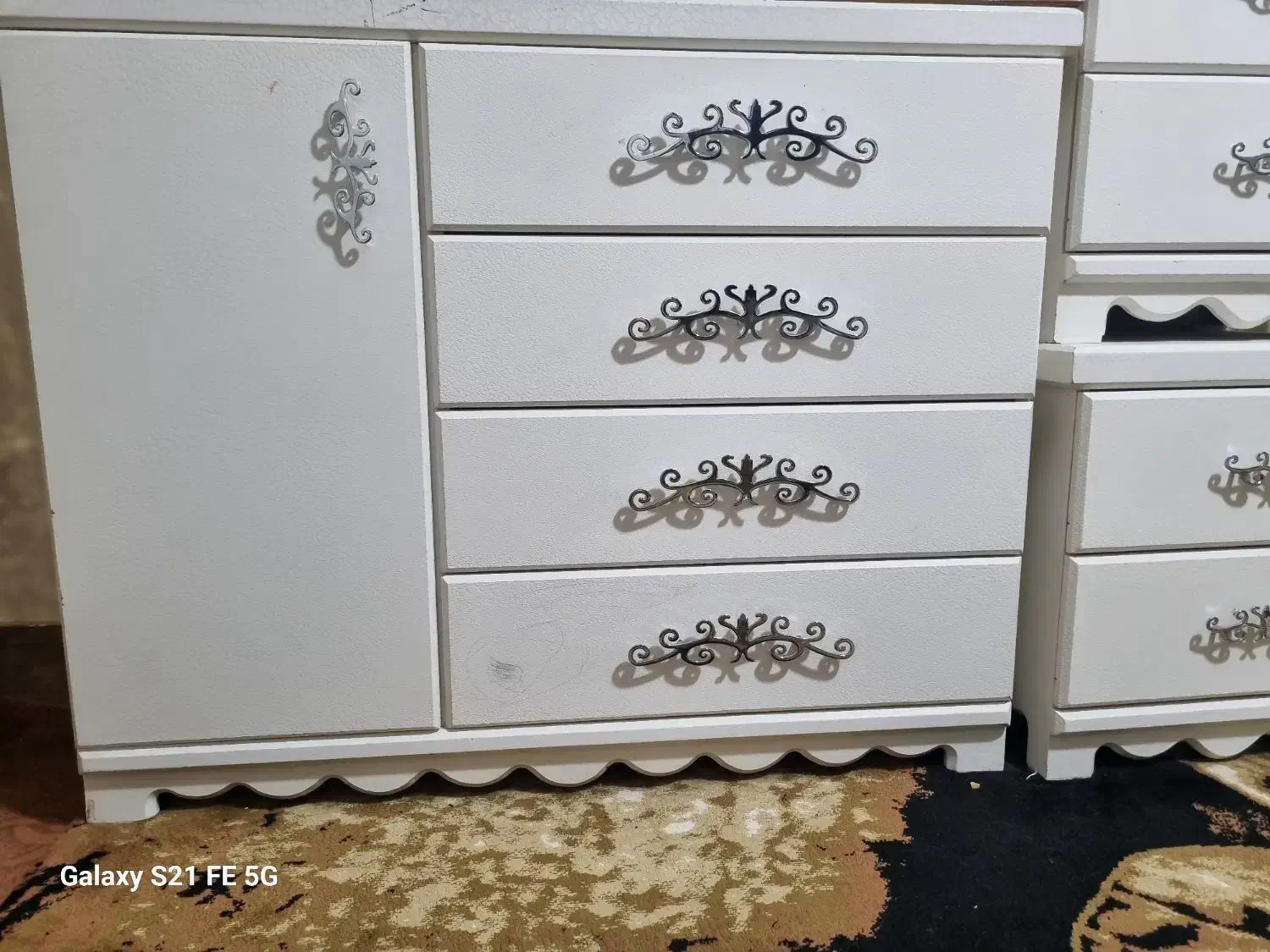 فروشی|تخت و سرویس خواب|شبستر, |دیوار