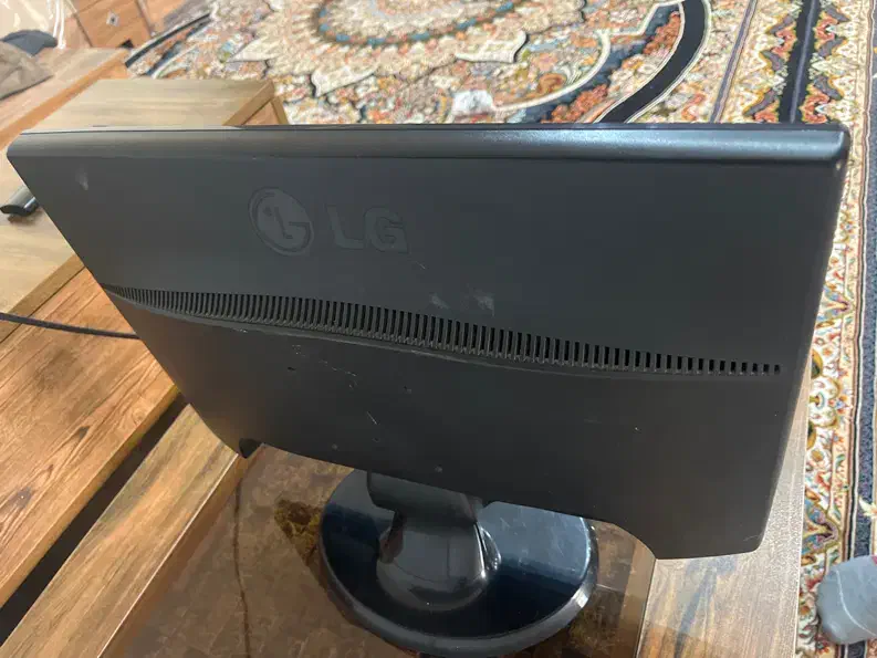 مانیتور LG اصلی ۱۹ اینج|قطعات و لوازم جانبی رایانه|مرودشت, پشت سایپا‎|دیوار