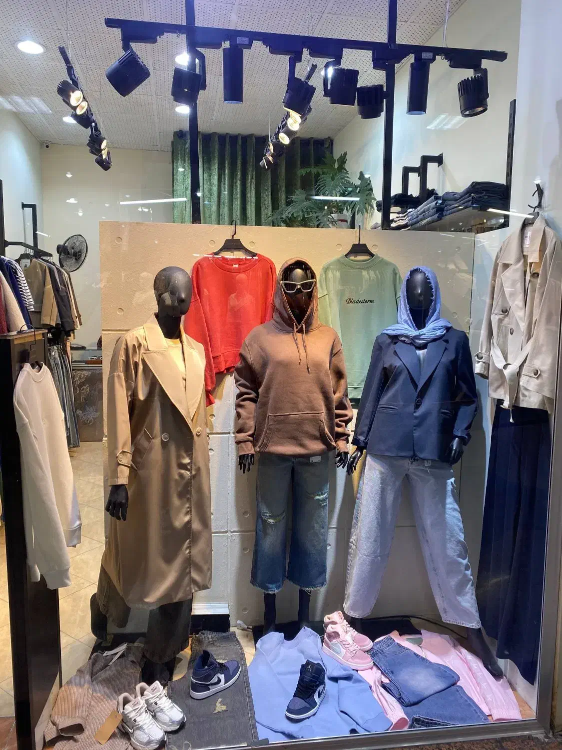 مغازه با پاخور خفن خیابان اصلی مرکز شهر سرقنات|اجارهٔ مغازه و غرفه|قدس, شهرقدس|دیوار