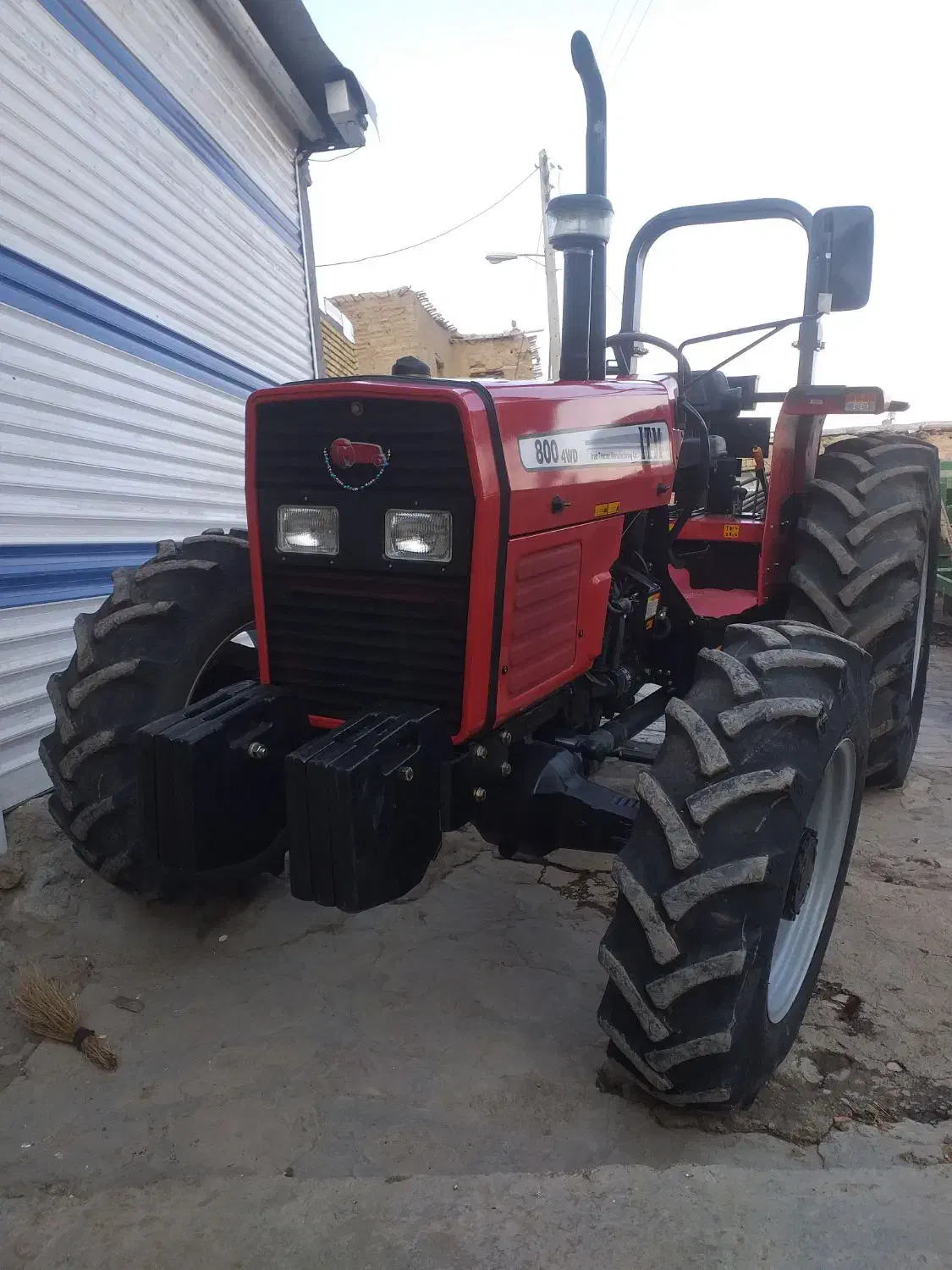 تراکتور ۸۰۰ مدل ۴۰۳ درحد صفر|خودرو سنگین|کلیائی, |دیوار