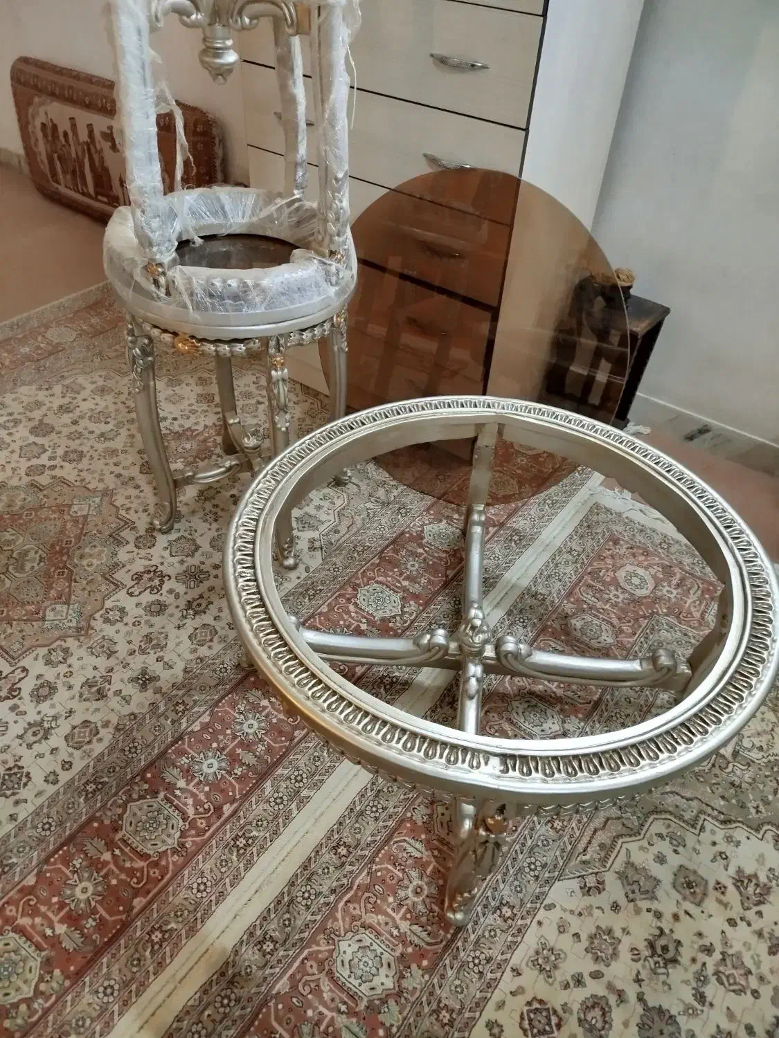 میز وعسلی گرد|مبلمان خانگی و میز عسلی|قم, تعویض پلاک|دیوار