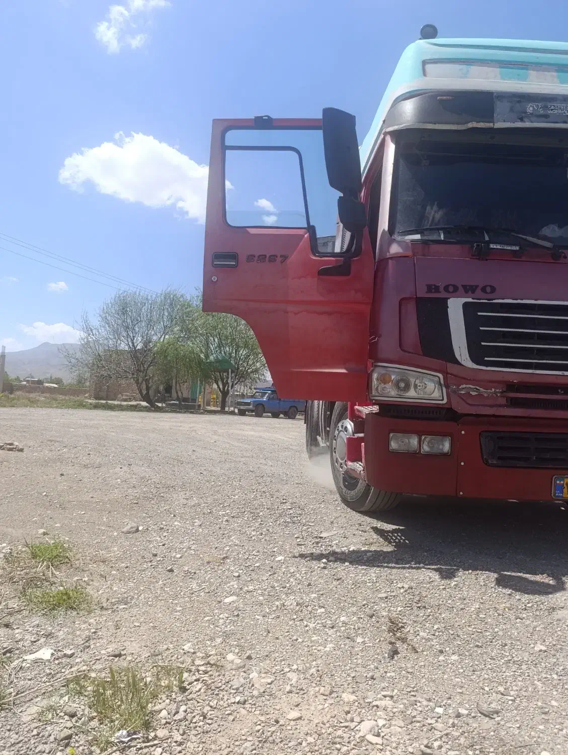 هوو مدل 85رنگ قرمز|خودرو سنگین|مبارکه, |دیوار