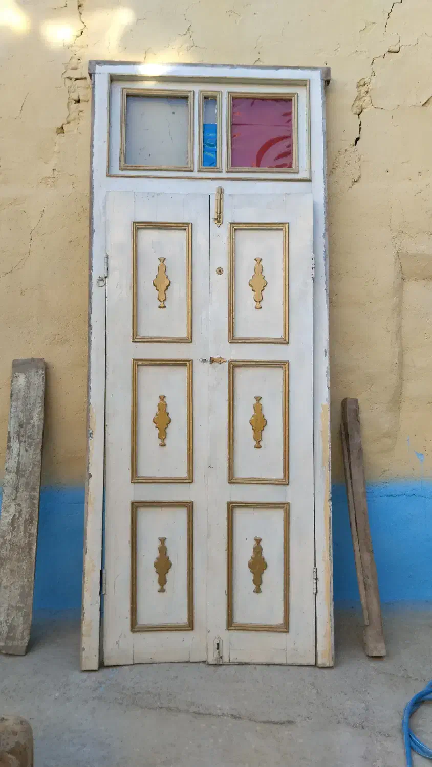 در قدیمی|کلکسیون اشیاء عتیقه|شیراز, سیاه سنگ|دیوار