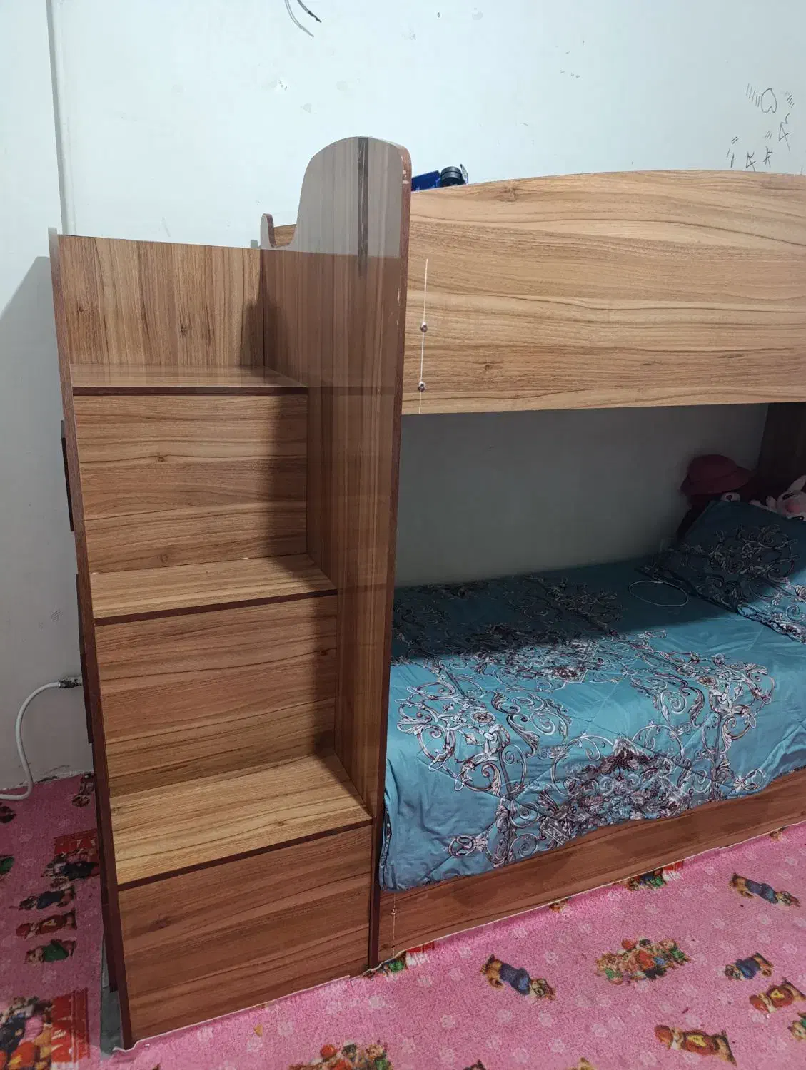 تختخواب نوجوان بدون زدگی و خرابی|تخت و سرویس خواب|کرمانشاه, |دیوار