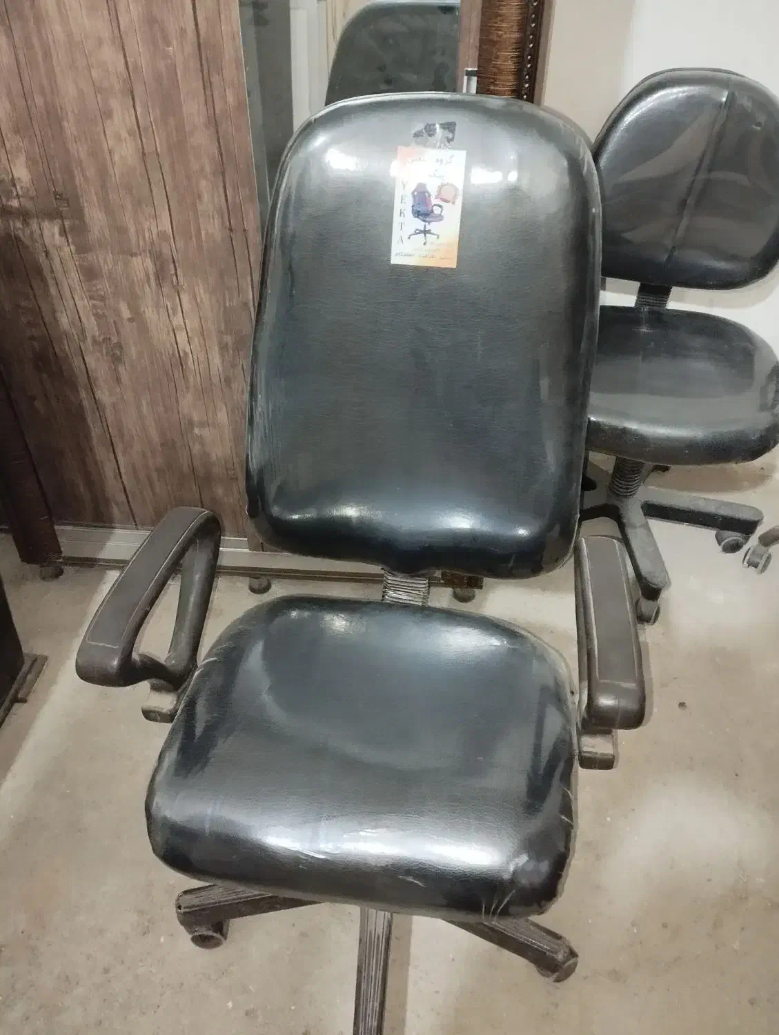 صندلی گردان اداری مطالعه راحتی|صندلی و نیمکت|تربت جام, والفجر|دیوار