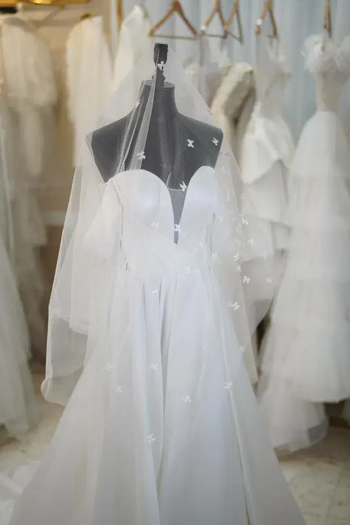 لباس عروس اجاره و فروشس عروس با نازل نرین قمیت|لباس|قزوین, |دیوار