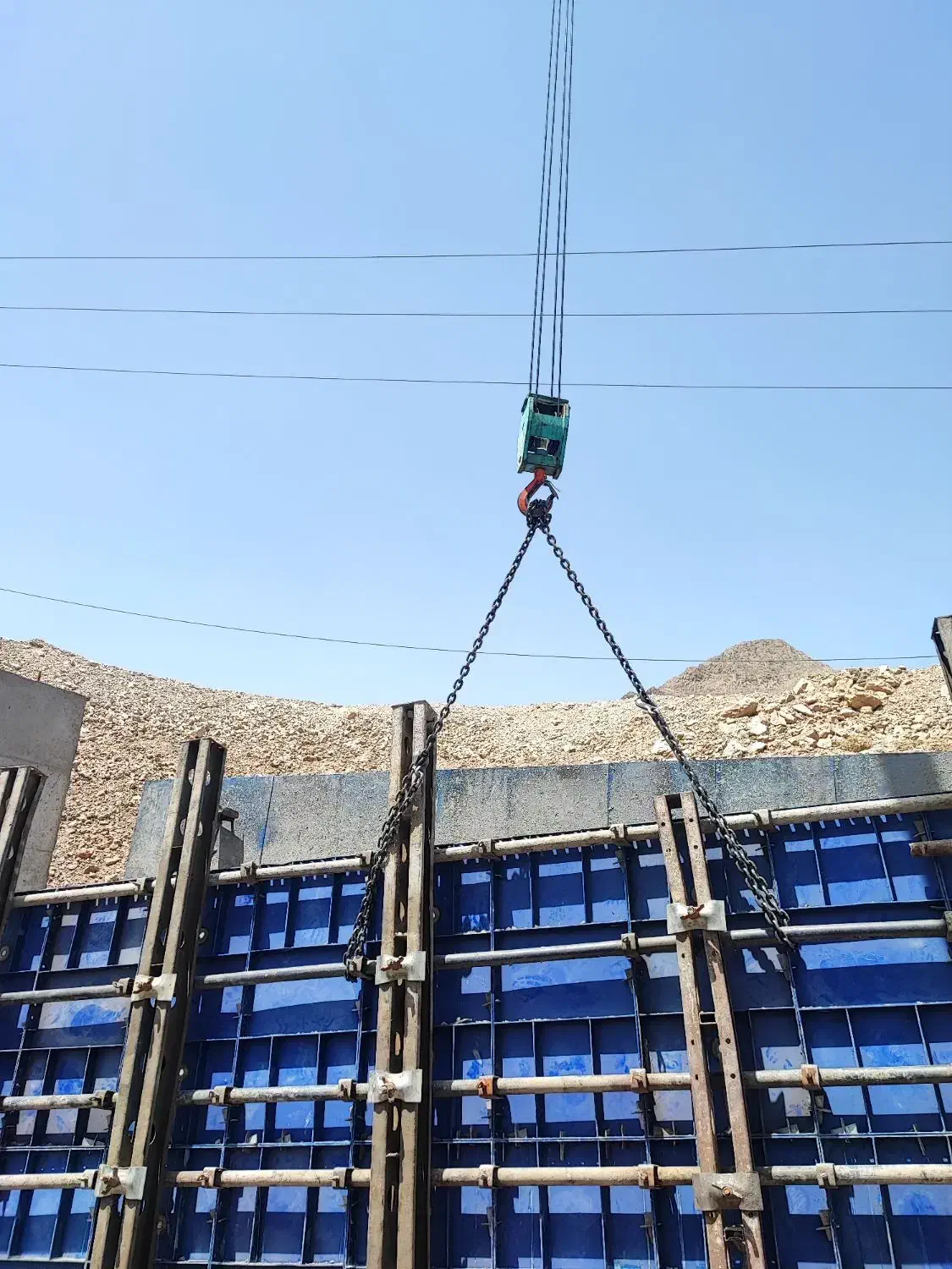 جرثقیل ۵ تن دکل بلند بهمراه سبدکار تا ارتفاع ۱۴متر|خدمات حمل و نقل|اصفهان, بهارستان|دیوار