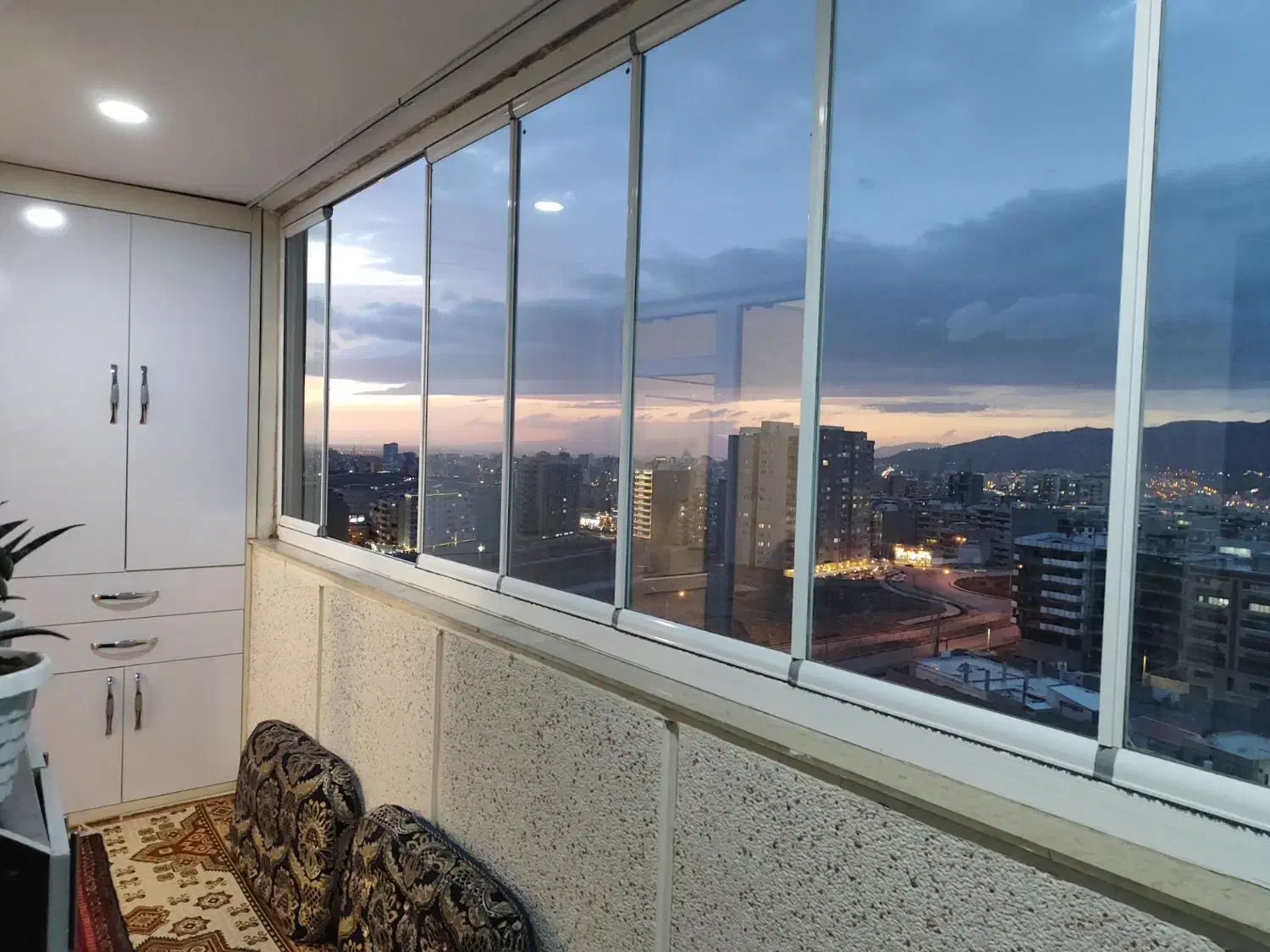 فروش آپارتمان ۹۷ متر نصر/مرزداران/پاشا ملک یاب|فروش آپارتمان|تبریز, |دیوار