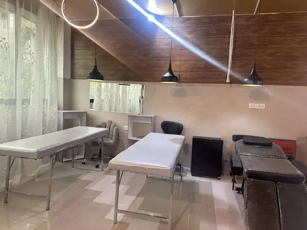 اجاره سالن زیبایی بر۲۰بیست متری خمینی|اجارهٔ مغازه و غرفه|اسلام‌شهر, شهرک مفیدی|دیوار