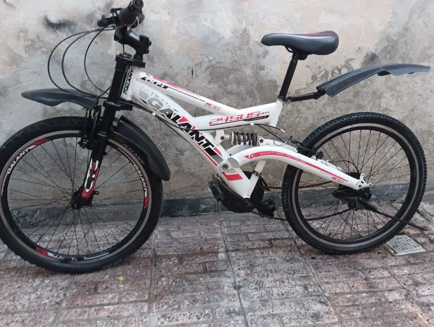 چرخ خیاطی|چرخ خیاطی و ریسندگی|پارس‌آباد, |دیوار