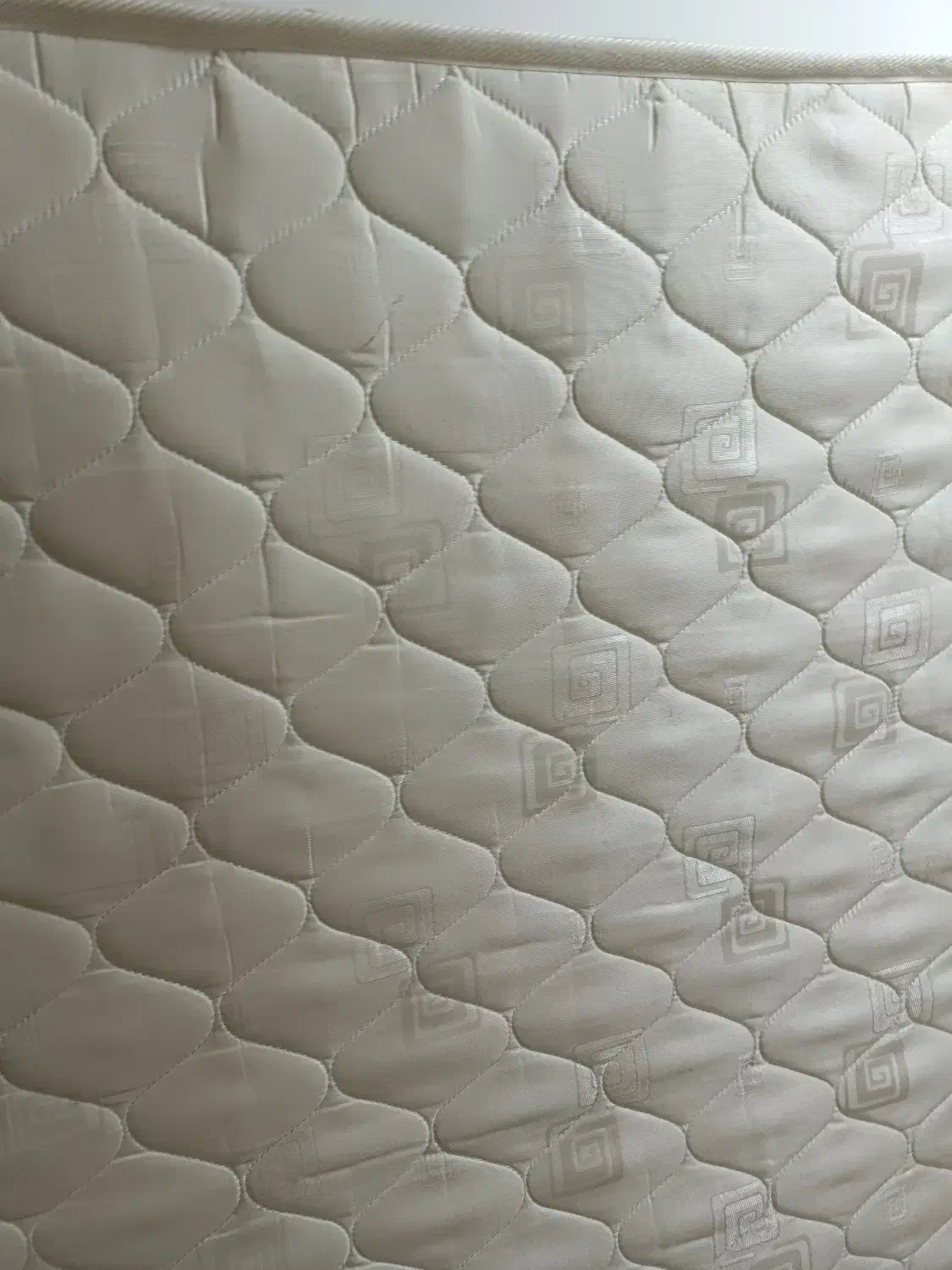 تشک 2 نفره دست دوم|رختخواب، بالش، پتو|گرگان, |دیوار