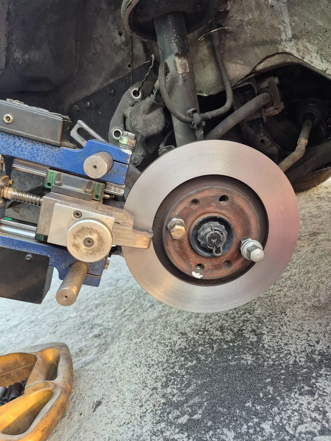 استخدام نیروی دیسک تراش|استخدام صنعتی، فنی، مهندسی|اهواز, چهارصد دستگاه|دیوار