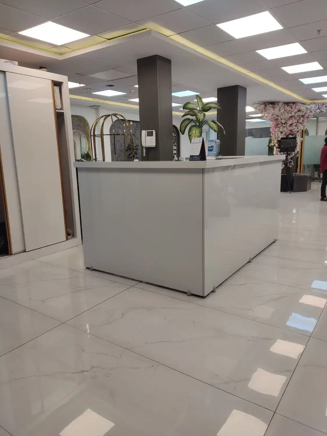 ادمین حضوری سالن زیبایی|استخدام هنری و رسانه|تهران, افسریه شمالی|دیوار