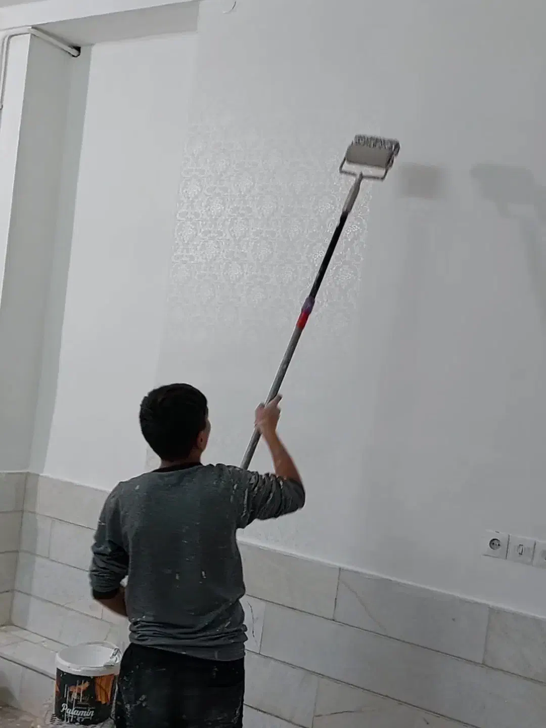 نقاشی ساختمان وطرح کاغذدیواری|خدمات پیشه و مهارت|نیریز, |دیوار