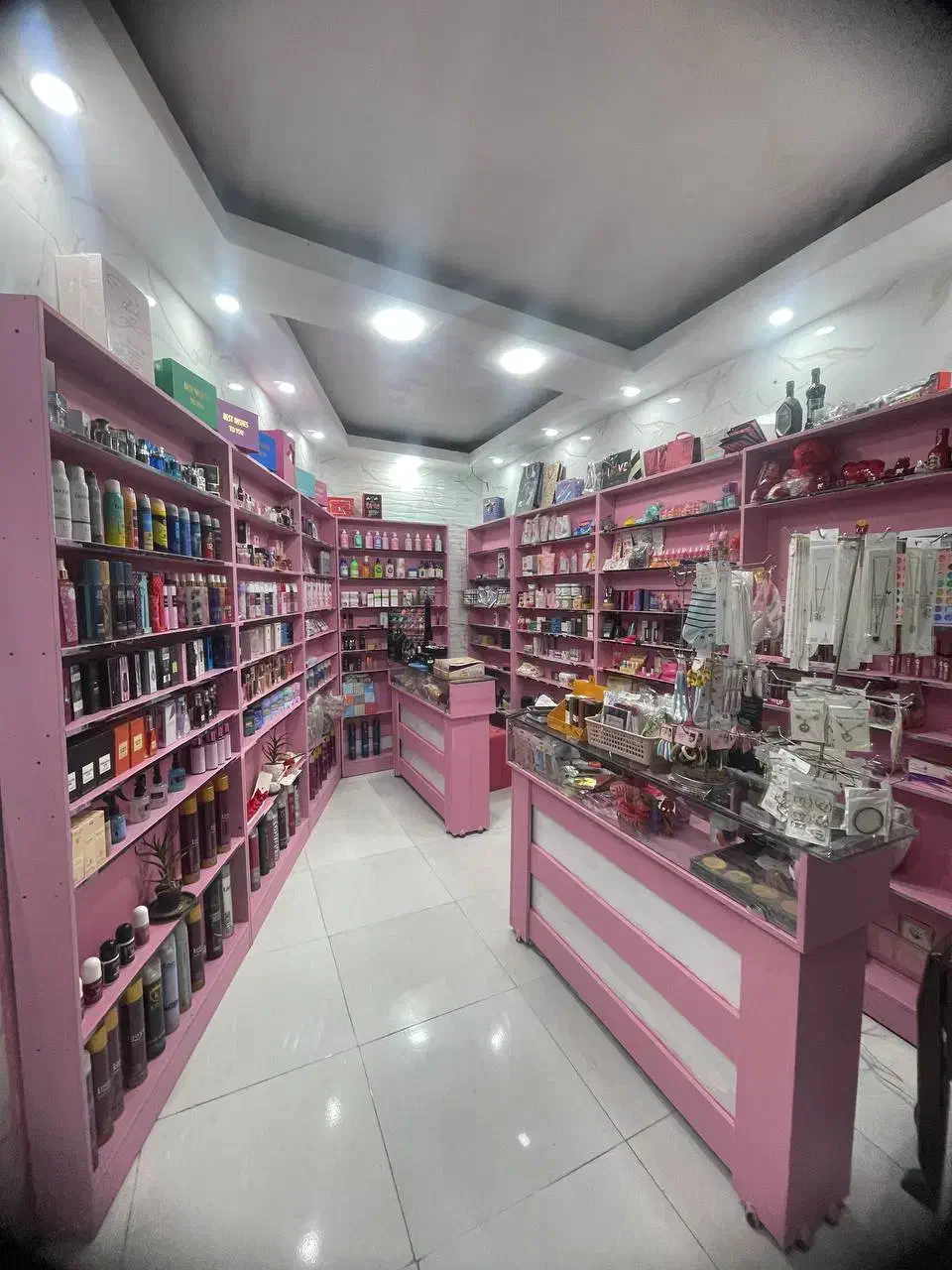 دکور لوازم آرایشی|فروشگاه و مغازه|ورامین, ورامین|دیوار