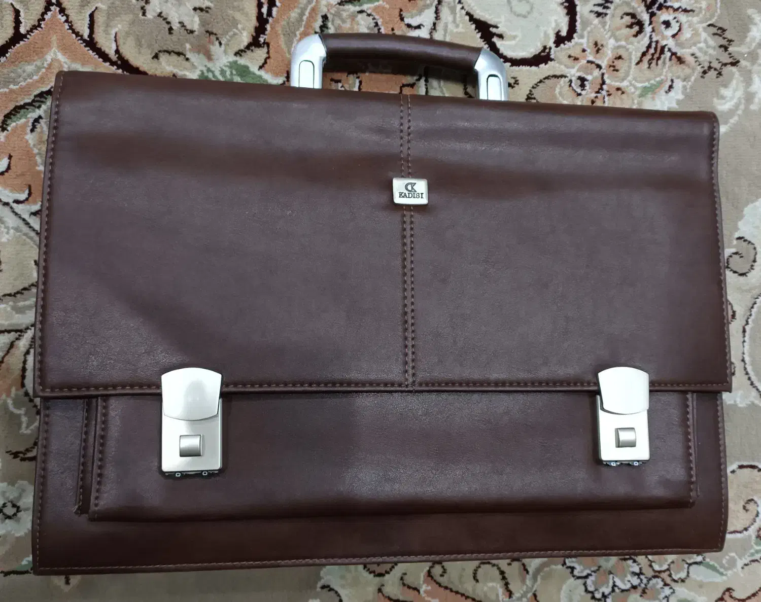 کیف. اداری .دیپلمات|کیف، کفش، کمربند|شیراز, تندگویان|دیوار