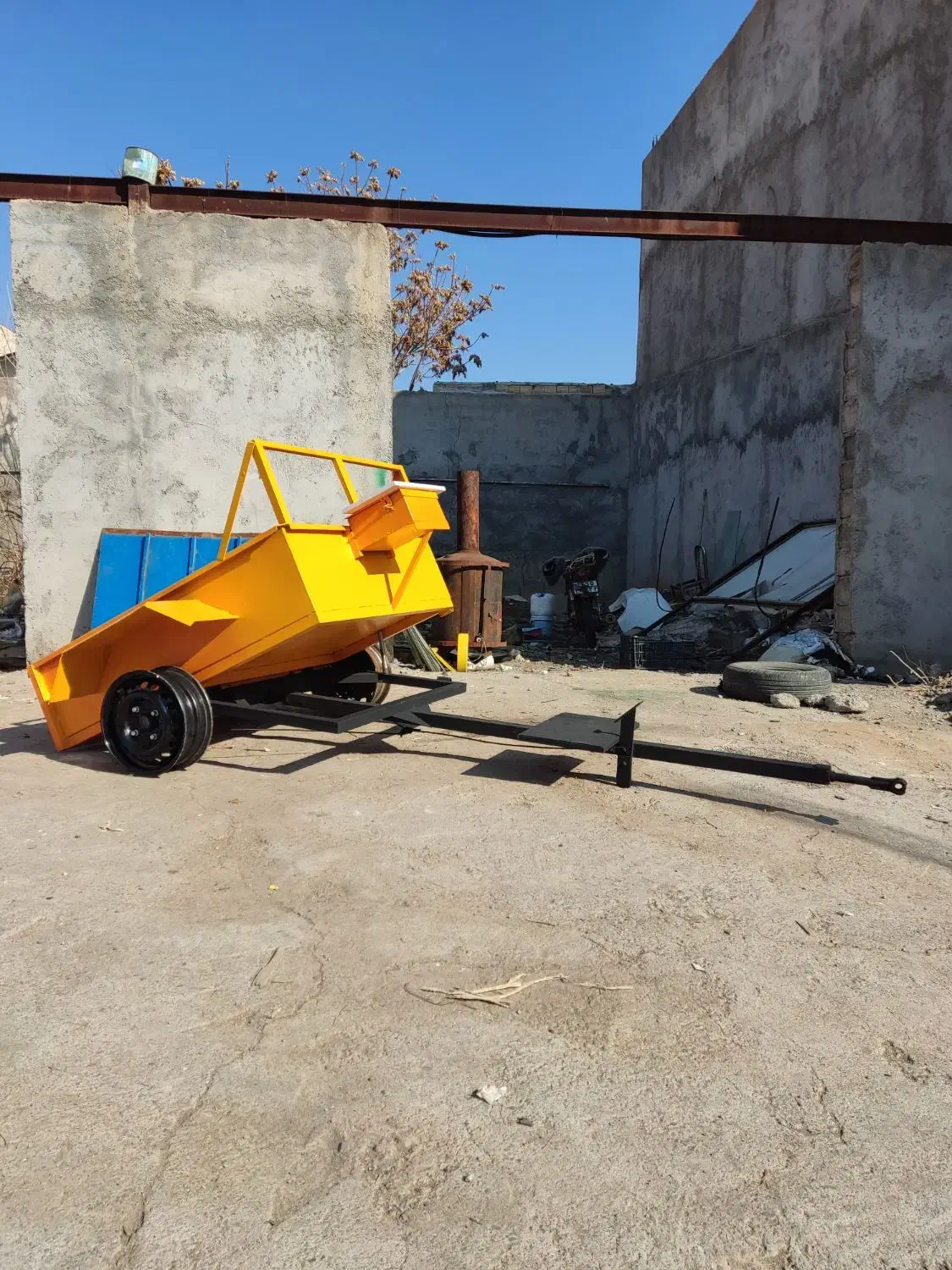 تریلی گلتیواتور|ماشین‌آلات صنعتی|میانه, |دیوار