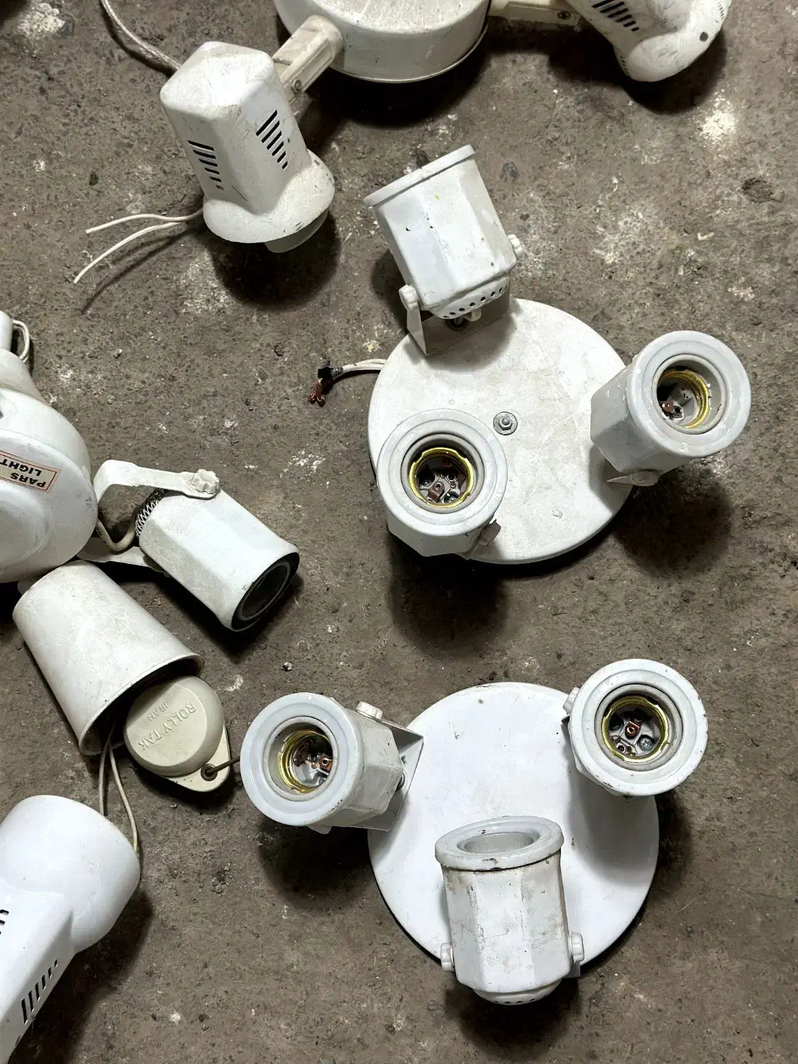 سرلامپ سه تایی پایه لامپ|لامپ و چراغ|بروجرد, |دیوار