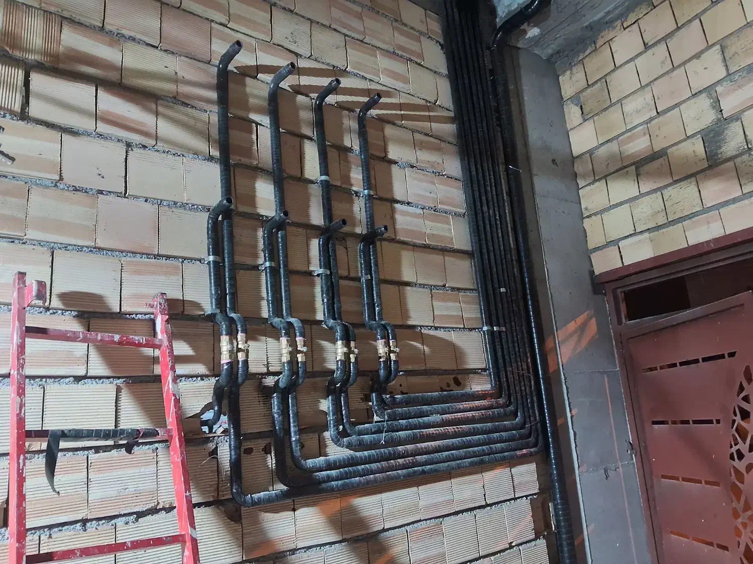 لوله کشی گاز روکار وتوکار‌.وانجام تعمیرات|خدمات پیشه و مهارت|ایلام, |دیوار