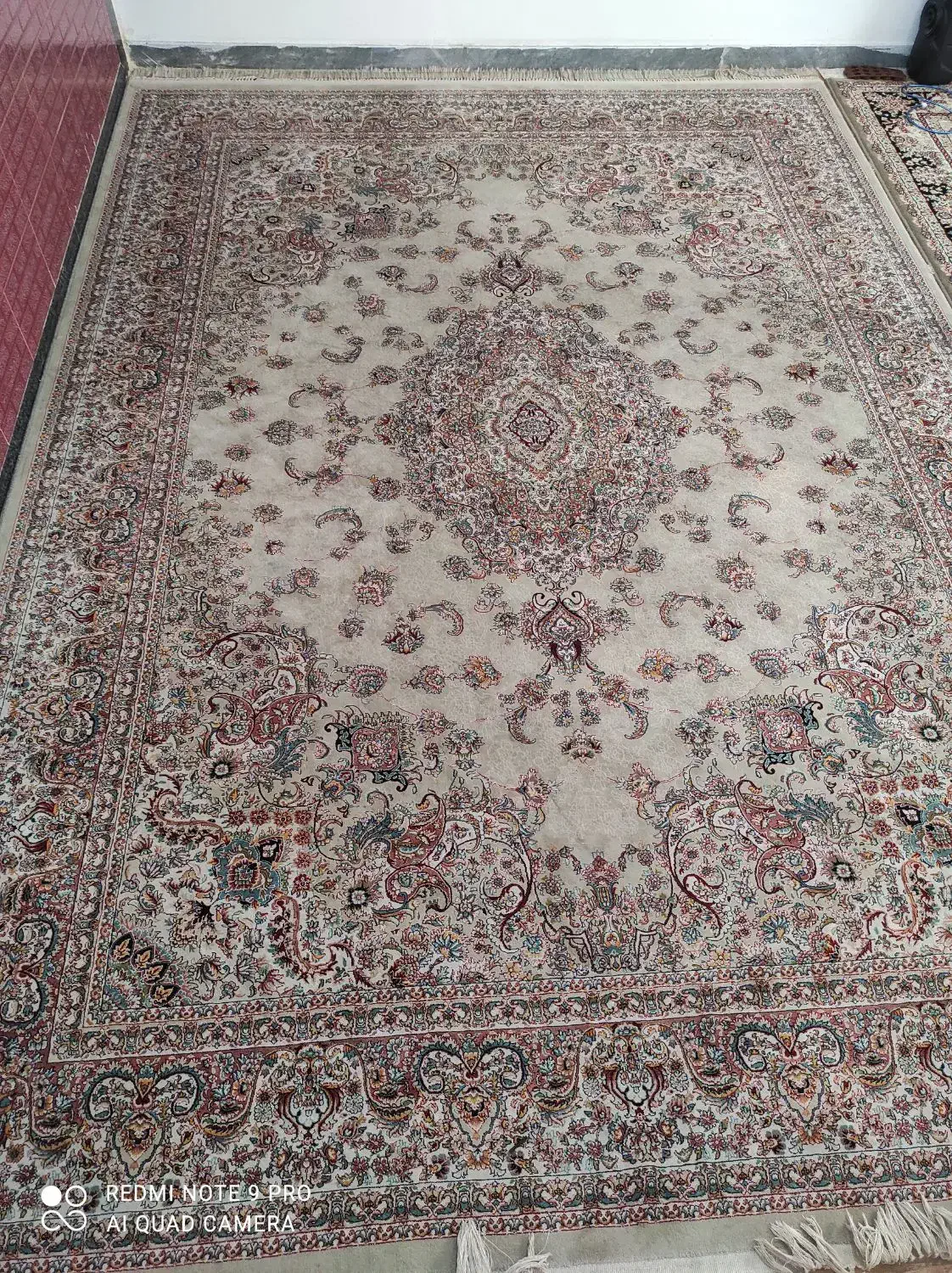 فروش فرش ۹ متری ۷۰۰ شانه|فرش|ساری, |دیوار