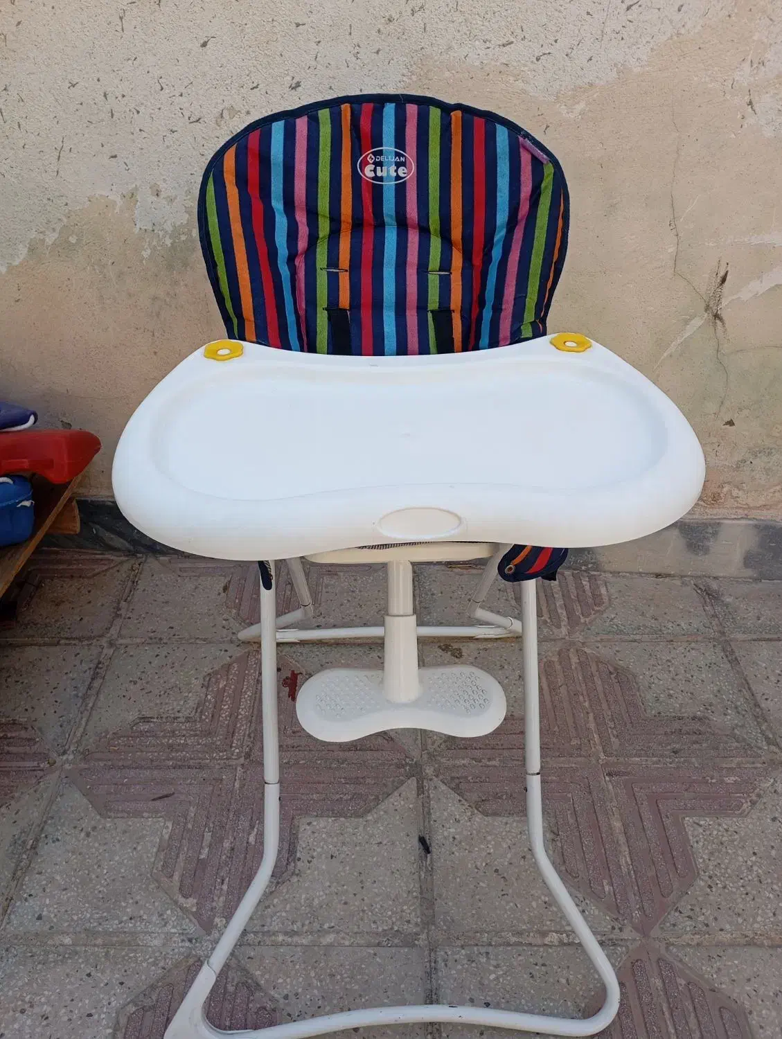 صندلی ناهار خوری کودک|تخت و صندلی بچه|شیراز, مسلم|دیوار