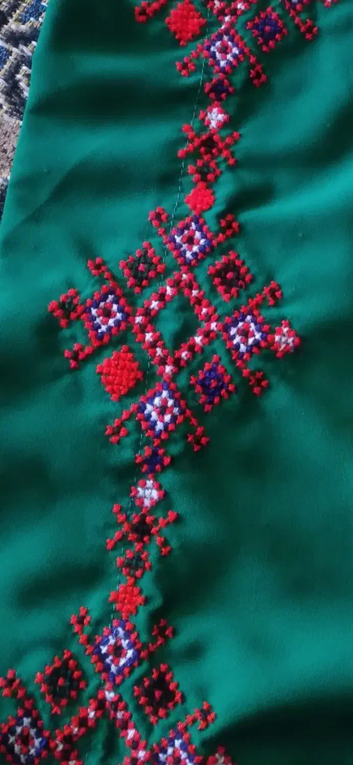 دوچگر توروک|لباس|سراوان, |دیوار