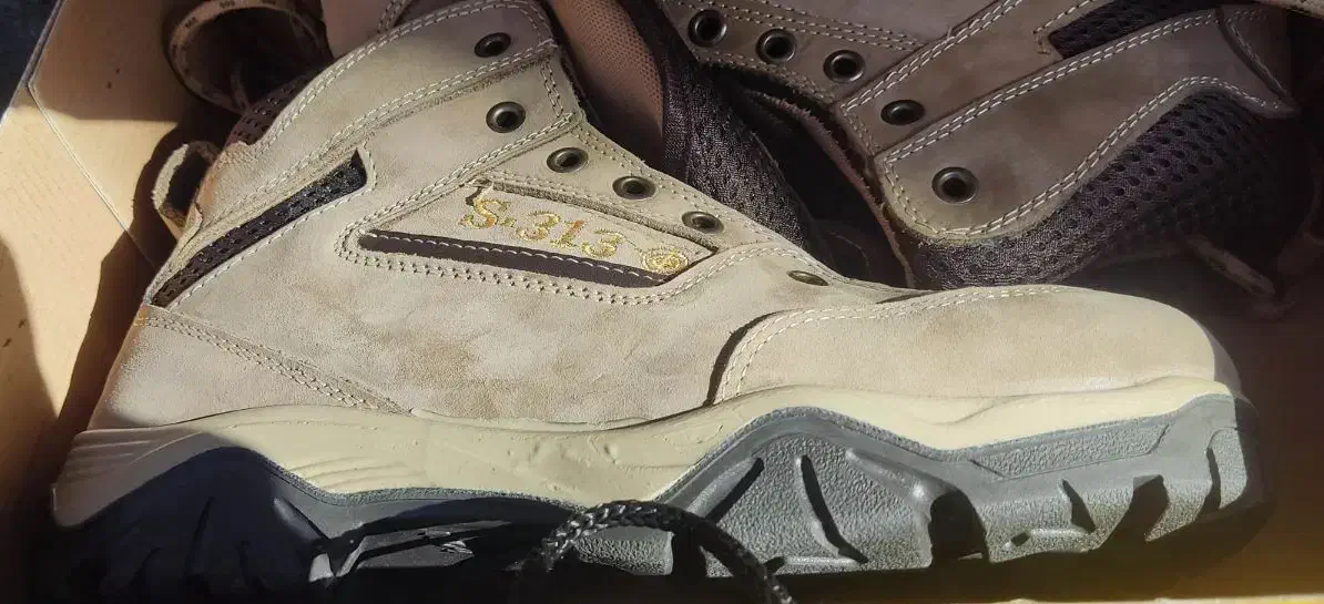 نیم بوت 313|کیف، کفش، کمربند|همدان, |دیوار