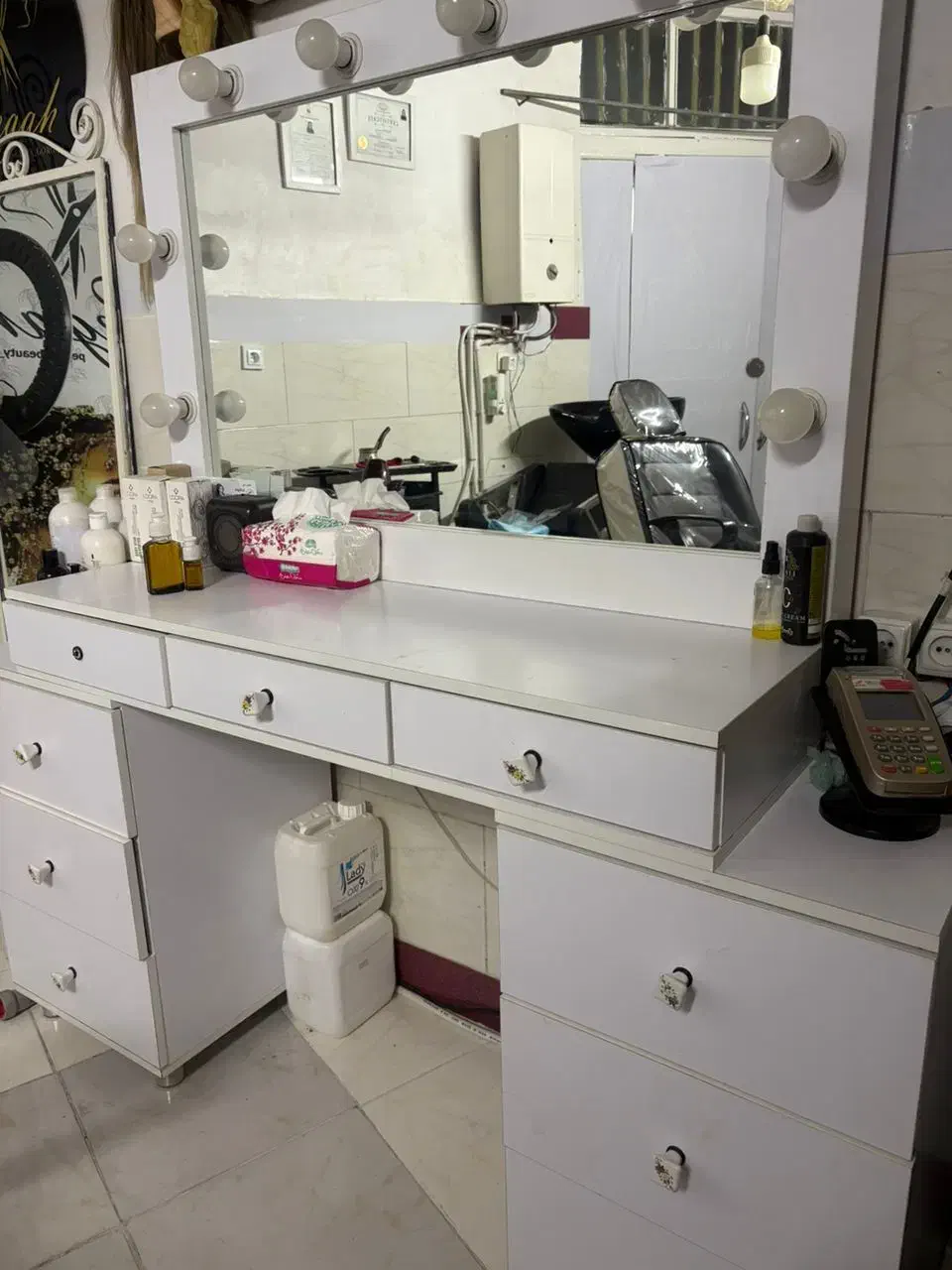 میز آیینه آرایشگاه|آرایشگاه و سالنهای زیبایی|گرگان, |دیوار