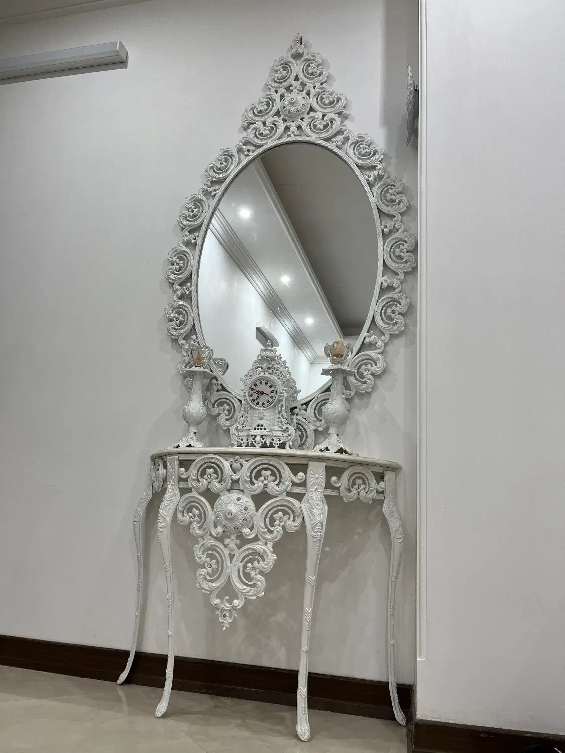 ایینه و شمدان|آینه|قائم‌شهر, |دیوار