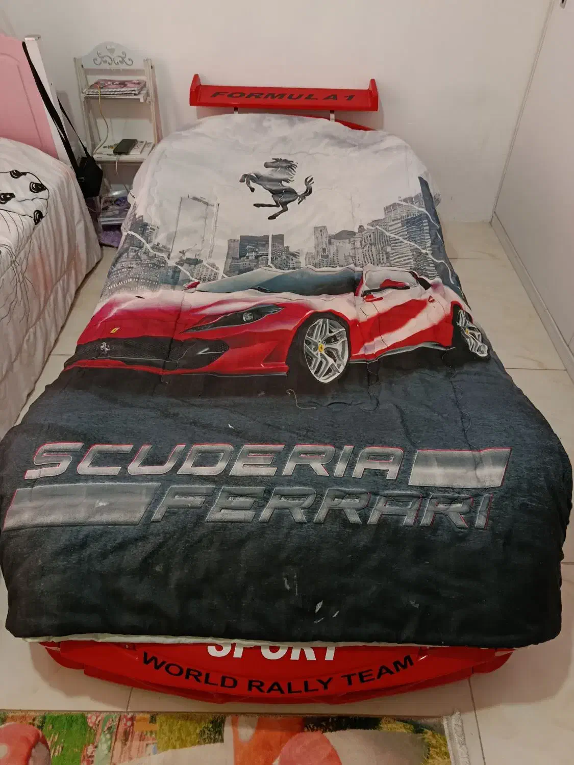 رو تختی فراری.۲تا روبالشتی. ۱ ملافه. سالم|سرویس روتختی|گرمدره, |دیوار